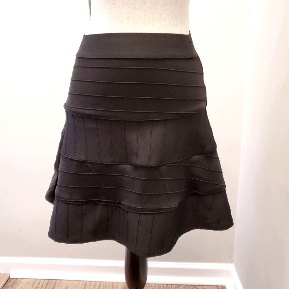 XOXO Black Skirt Zipper Back Size Small EUC